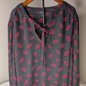 Torrid Blouse Women 4 Black Pink Leopard Lip Print Tie Neck Long Sleeve Top